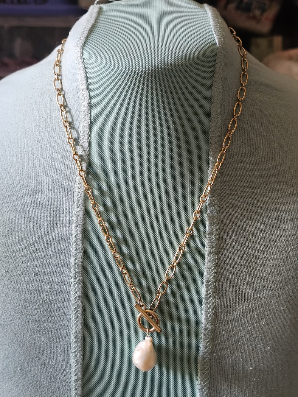Gold Tone Chain,Necklace  Barroque Pearl Drop